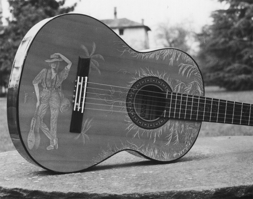 My fun - 1990 - engraving on classic guitar. Photo: VOLTO